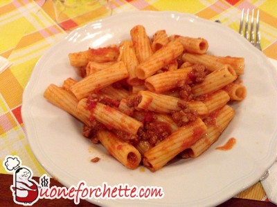 Ricetta Maccheroni al ragù di pollo