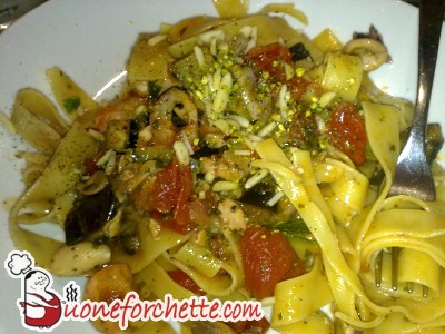 Ricetta Pasta con crema di pistacchi e di gamberetti