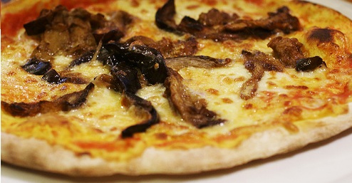 Ricetta Pizza di pasta sfoglia con le melanzane