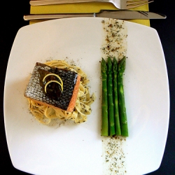 Ricetta Salmone affumicato con asparagi