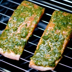 Ricetta Salmone grigliato al pesto di radicchio trevisano