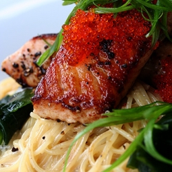 Ricetta Spaghetti alghe e salmone