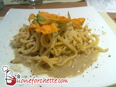 Ricetta Pasta cacio e pepe cremosa