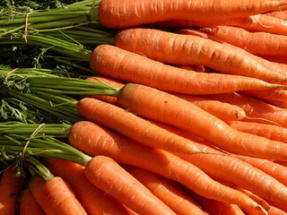 Ricetta Succo di carota e lattuga con succo di insalata romana e di pesca